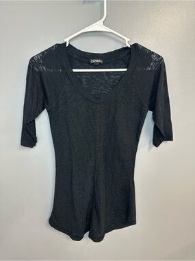 Express Black V-Neck Short Sleeve Women's Tee